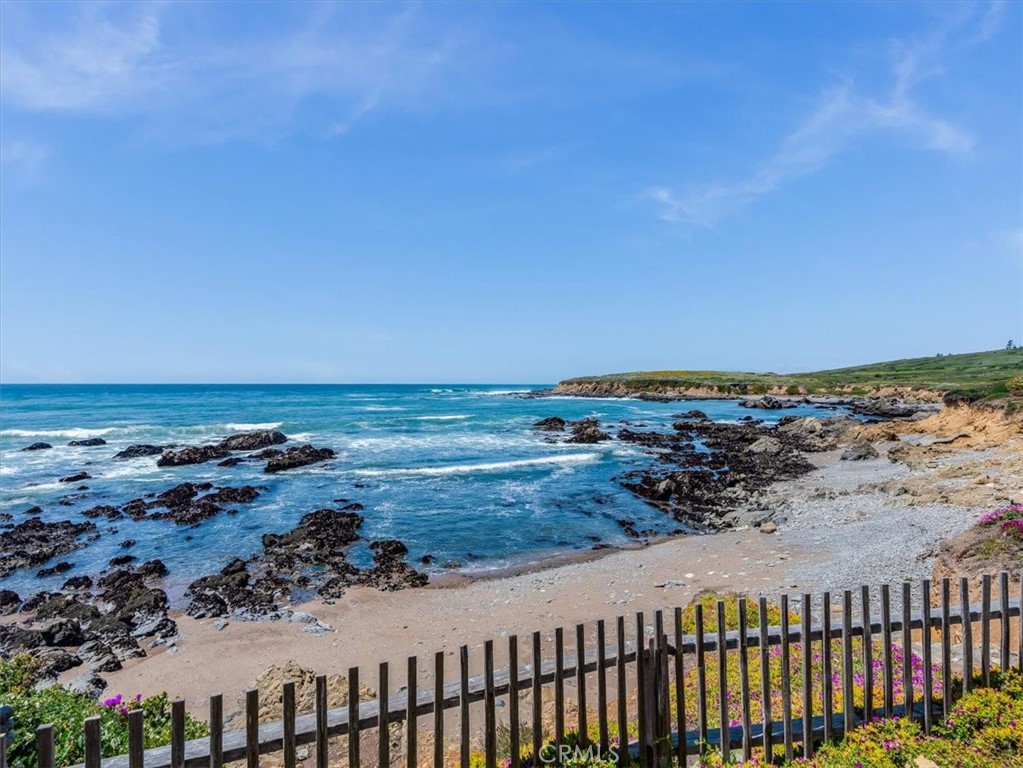 2585 Sherwood Dr, Cambria, CA 93428