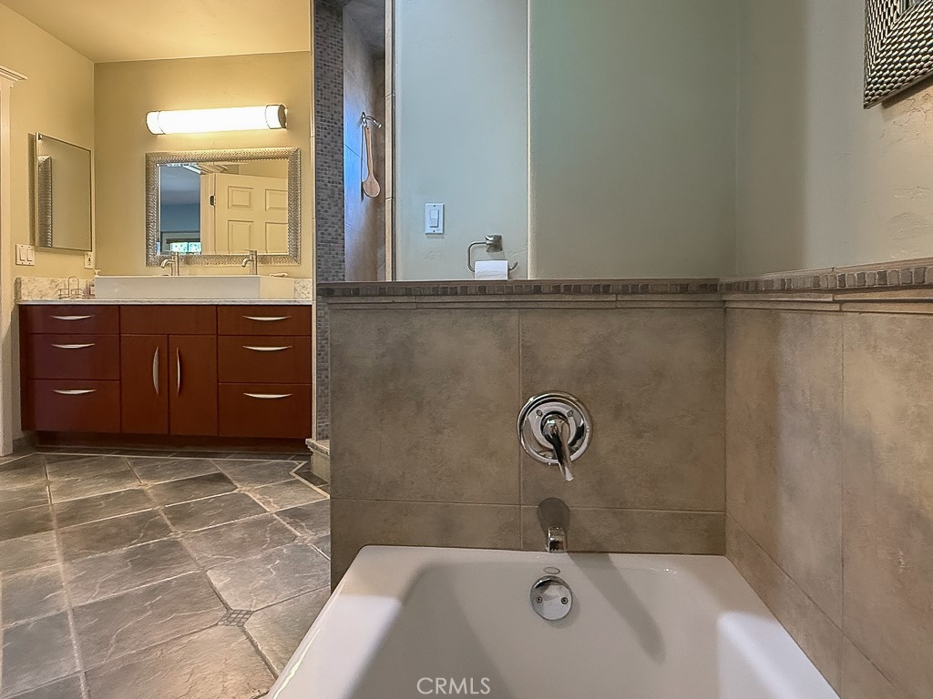 971 Hartford St, Cambria, CA 93428