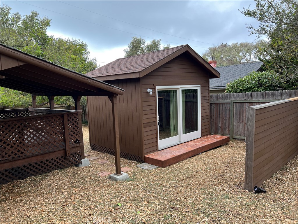 2525 Pierce Ave, Cambria, CA 93428