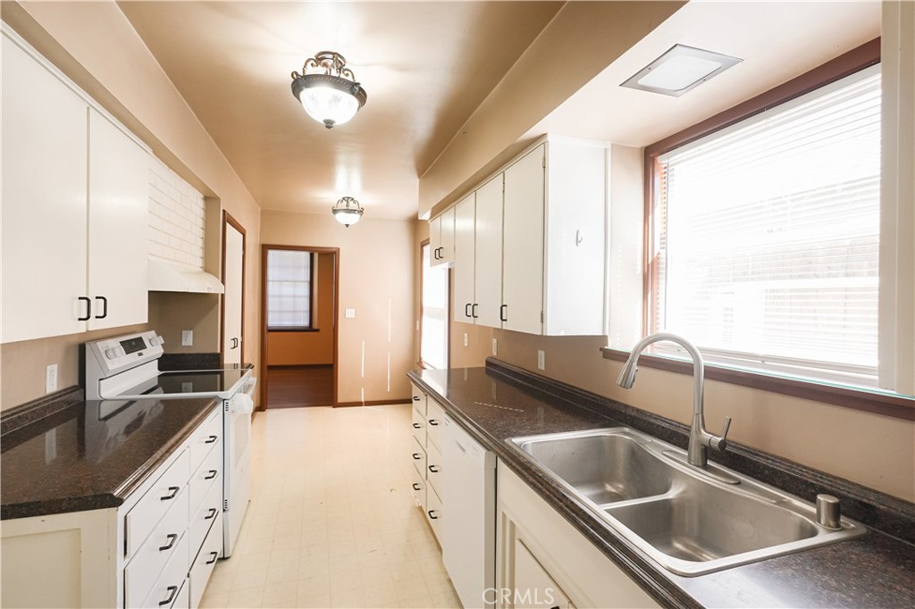 2038 H, Merced, CA 95340