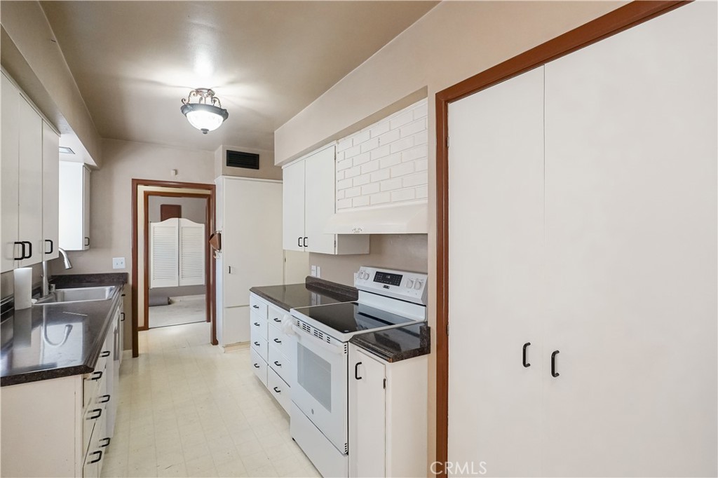 2038 H, Merced, CA 95340