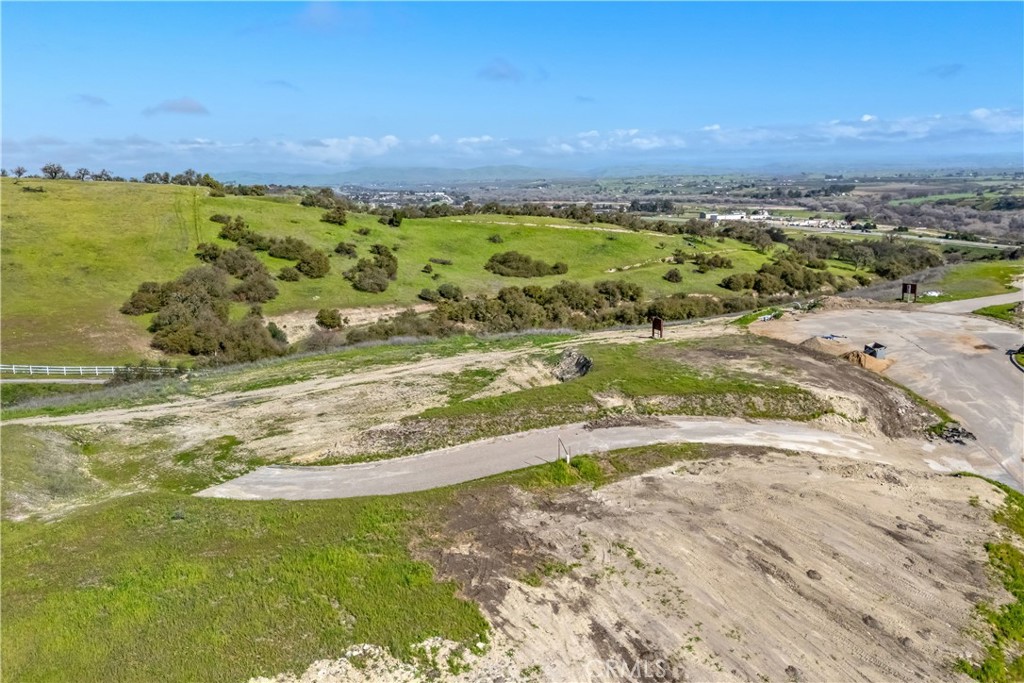 310 Camino Vista Cielo, Paso Robles, CA 93446