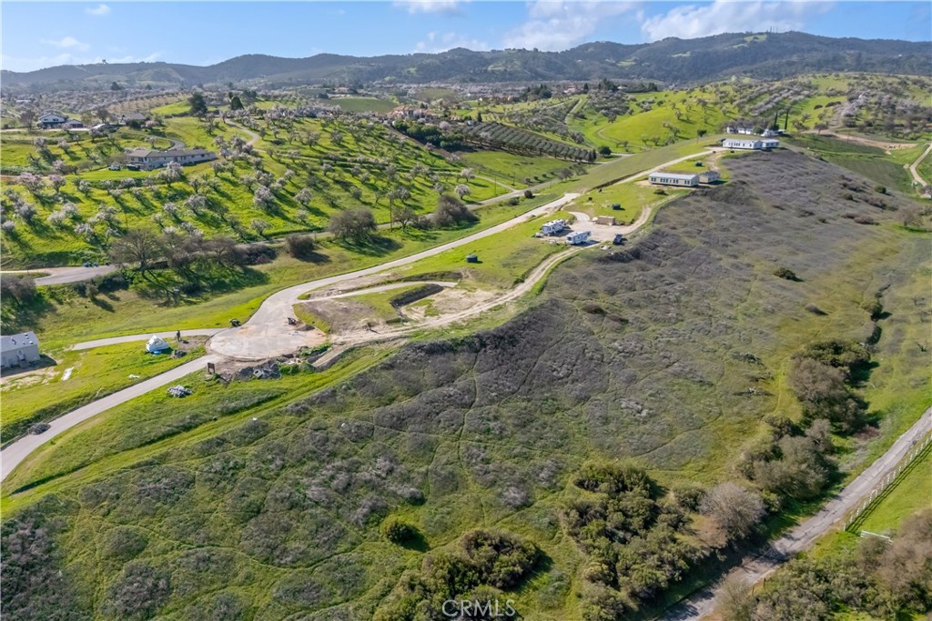 310 Camino Vista Cielo, Paso Robles, CA 93446