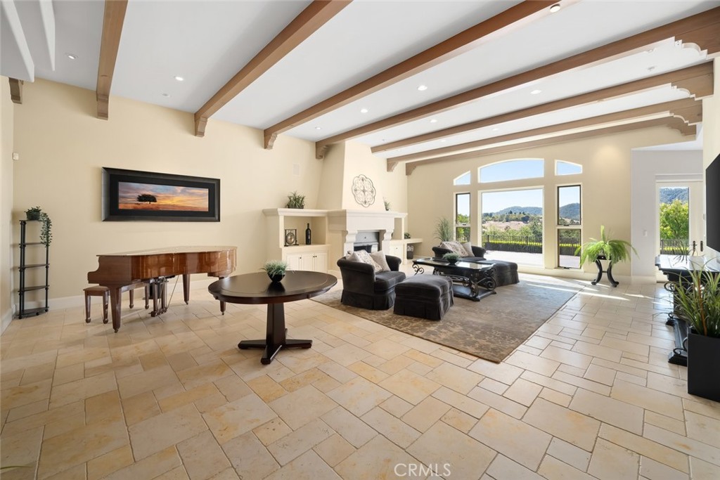 1175 Bassi, San Luis Obispo, CA 93405