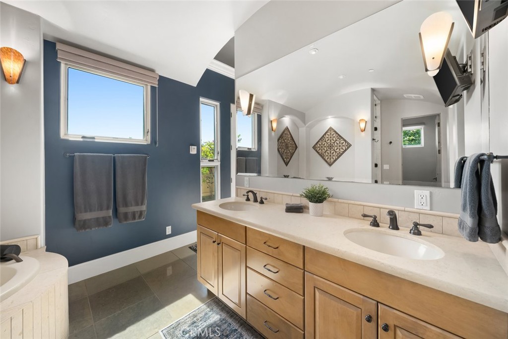 1175 Bassi, San Luis Obispo, CA 93405