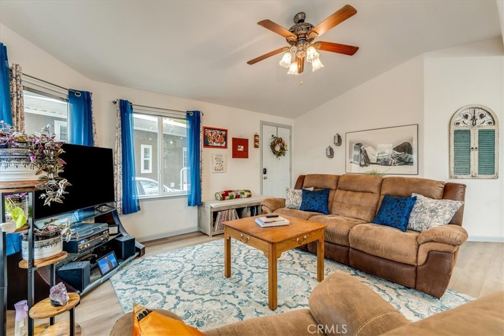 51 Quinta Ct, Paso Robles, CA 93446