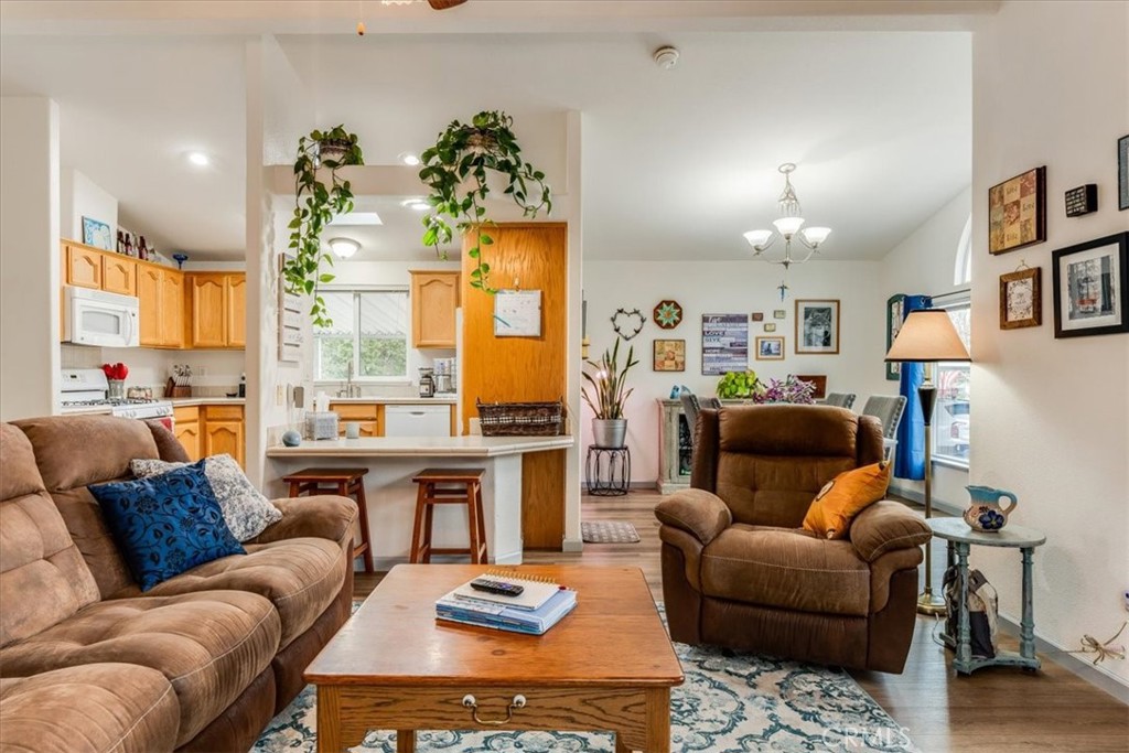 51 Quinta Ct, Paso Robles, CA 93446