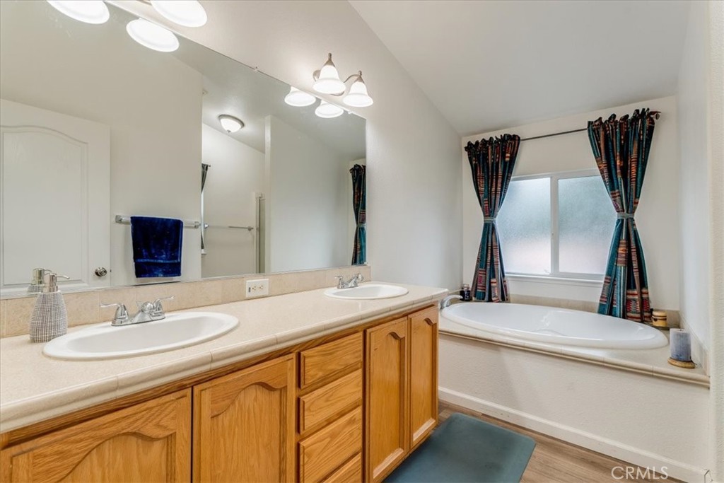 51 Quinta Ct, Paso Robles, CA 93446