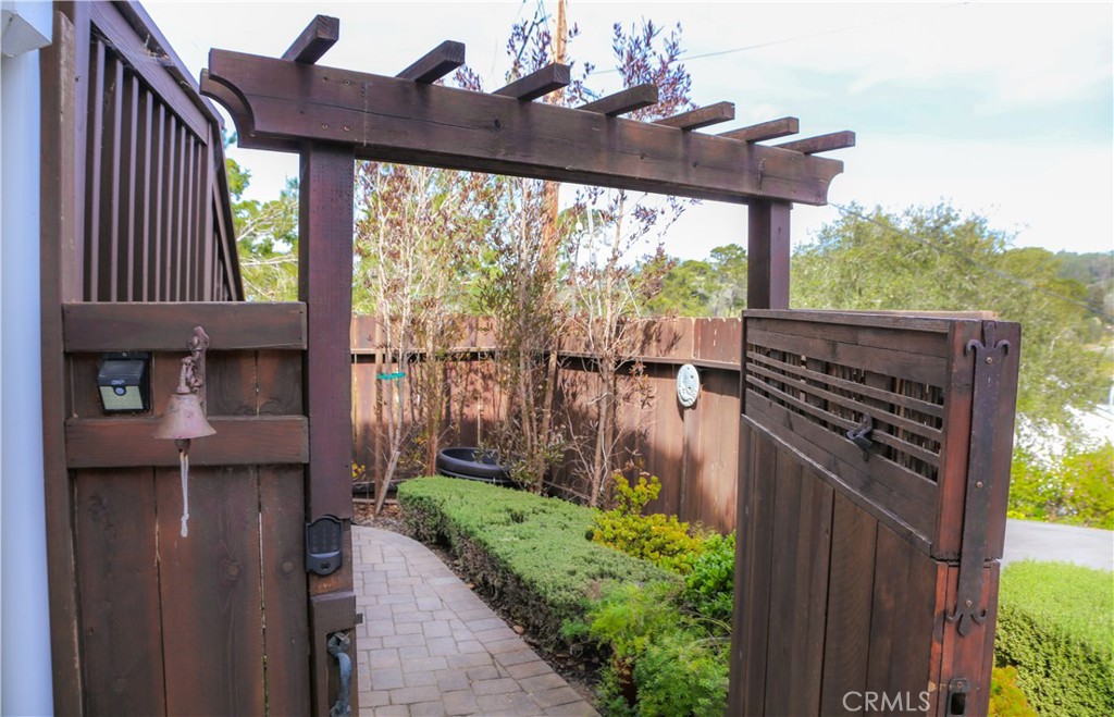 5175 Plymouth St, Cambria, CA 93428