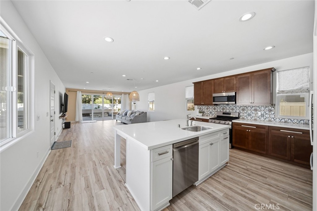 3898 Hayfield Loop, San Luis Obispo, CA 93401