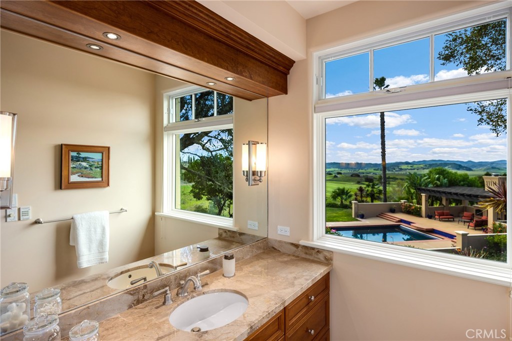 6935 Canada Vista, San Luis Obispo, CA 93401