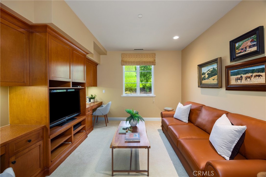 6935 Canada Vista, San Luis Obispo, CA 93401
