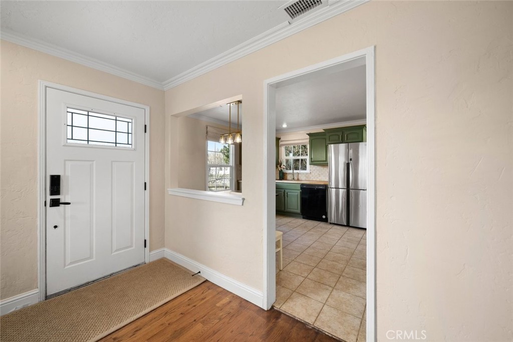 110 8th St, Templeton, CA 93465