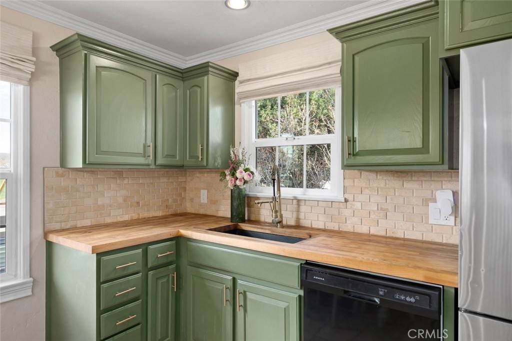 110 8th St, Templeton, CA 93465