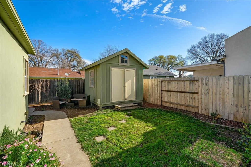 110 8th St, Templeton, CA 93465