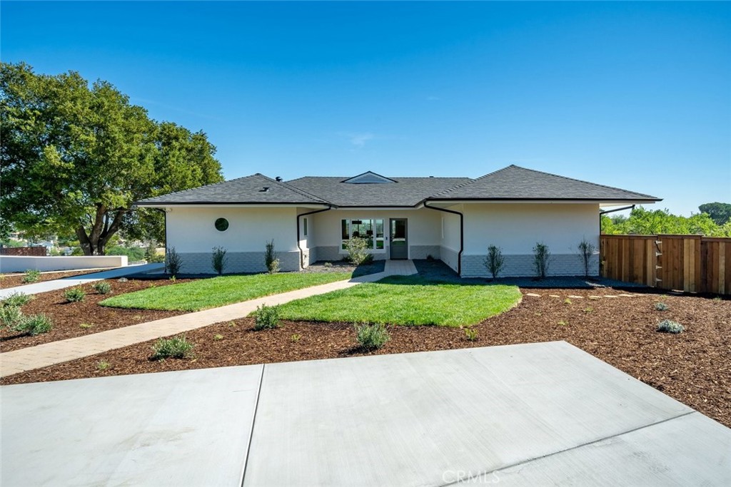 1026 Merry Hill Road, Paso Robles, CA 93446