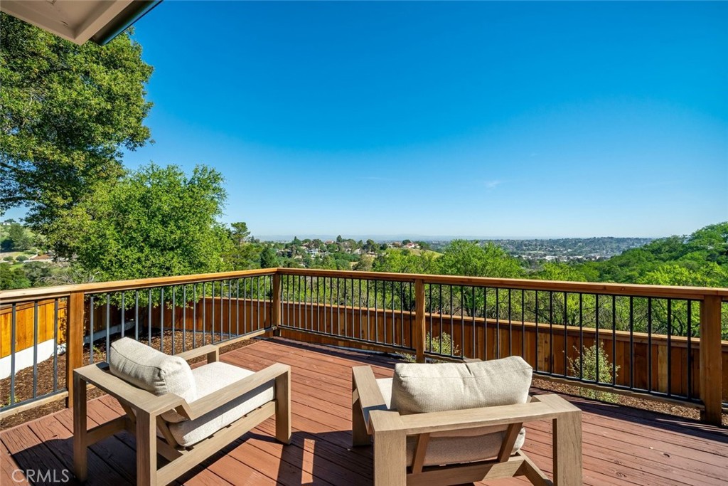 1026 Merry Hill Road, Paso Robles, CA 93446