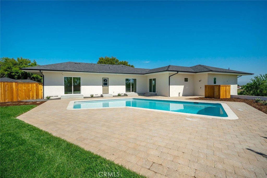 1026 Merry Hill Road, Paso Robles, CA 93446