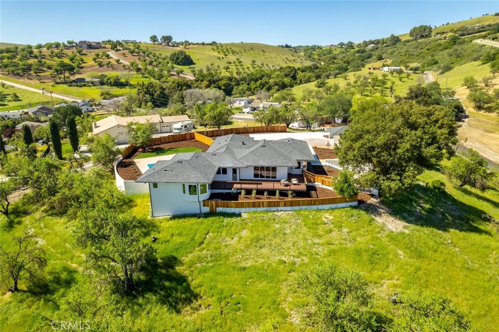1026 Merry Hill Road, Paso Robles, CA 93446