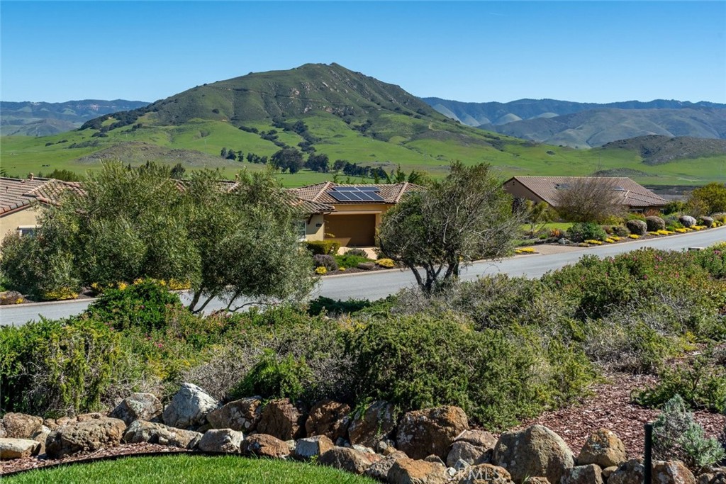 1675 Nasella Lane, San Luis Obispo, CA 93405