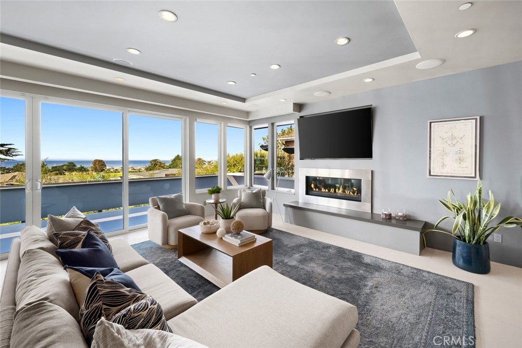 3020 Ironwood Avenue, Morro Bay, CA 93442