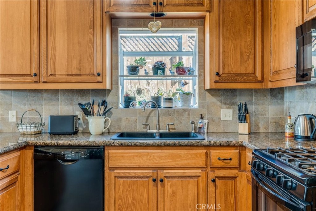 550 Plymouth, Cambria, CA 93428