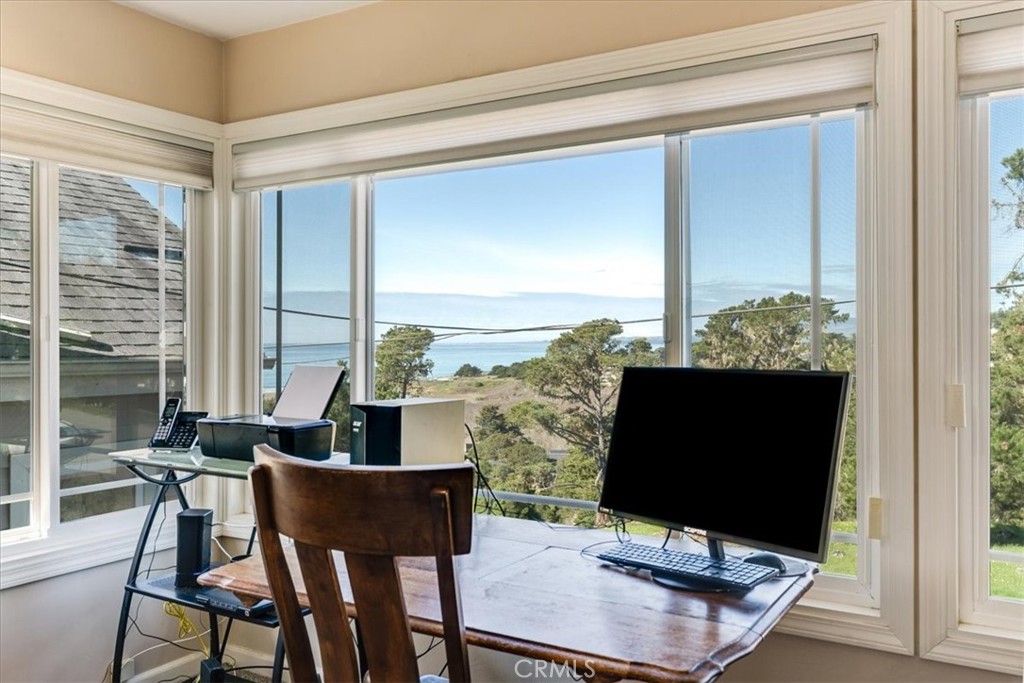 550 Plymouth, Cambria, CA 93428