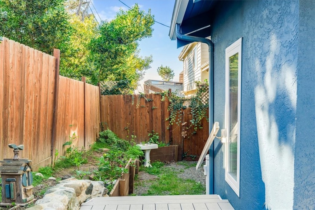 550 Plymouth, Cambria, CA 93428