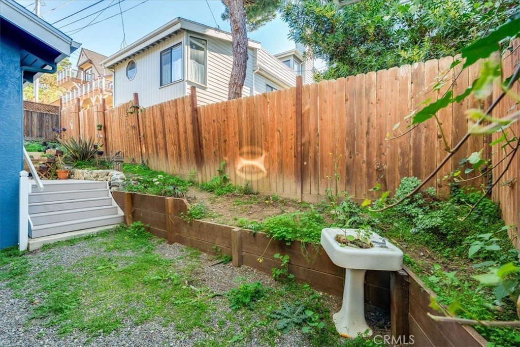 550 Plymouth, Cambria, CA 93428