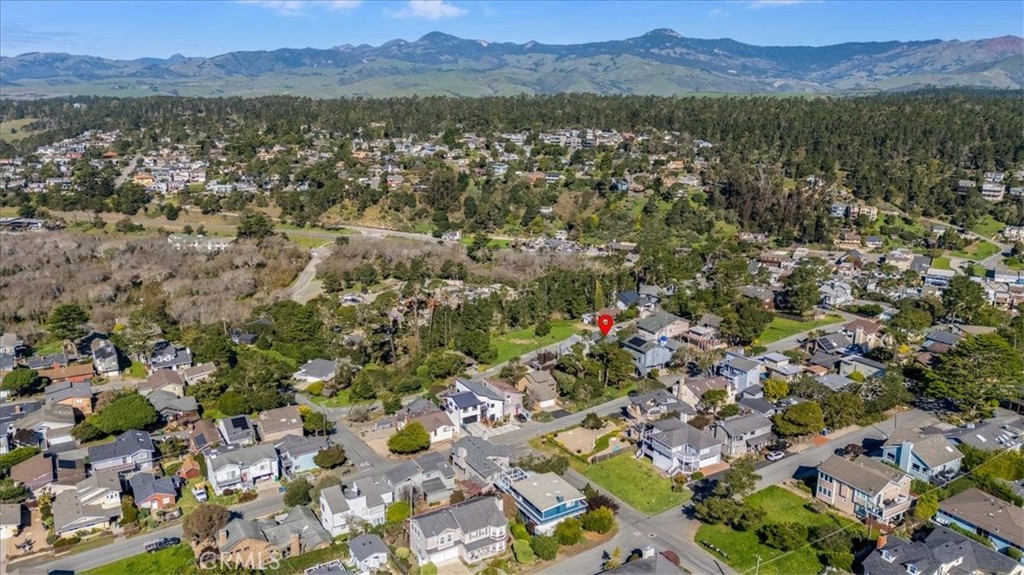 550 Plymouth, Cambria, CA 93428