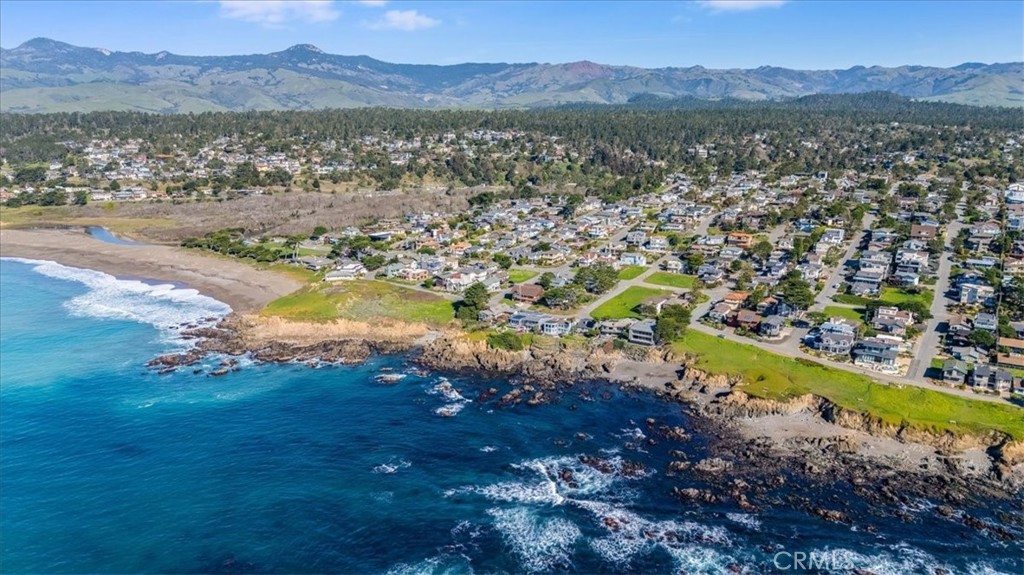 550 Plymouth, Cambria, CA 93428