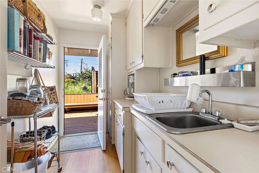 1909 Pineridge, Cambria, CA 93428