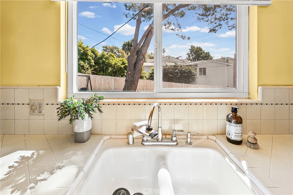 1415 Smith, San Luis Obispo, CA 93401