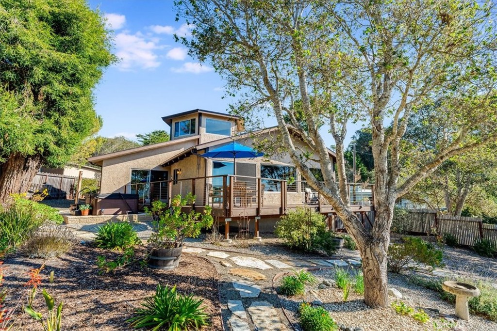 679 Orlando, Cambria, CA 93428