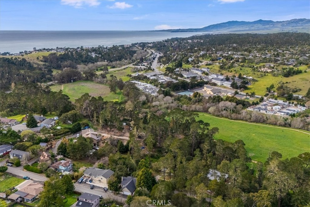 2195 Wilton, Cambria, CA 93428