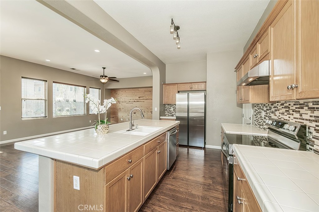 7357 E Redlands, Fresno, CA 93737