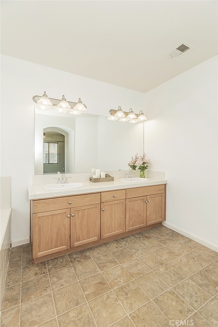 7357 E Redlands, Fresno, CA 93737