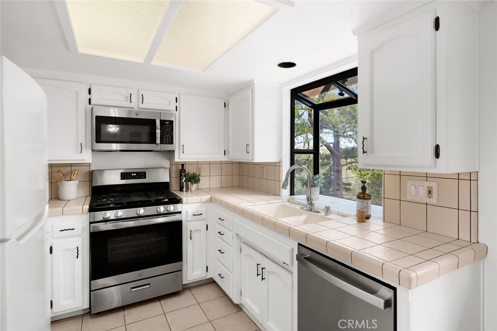 1875 Chester Lane, Cambria, CA 93428