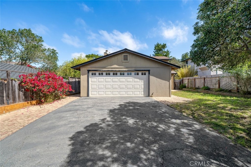 1875 Chester Lane, Cambria, CA 93428