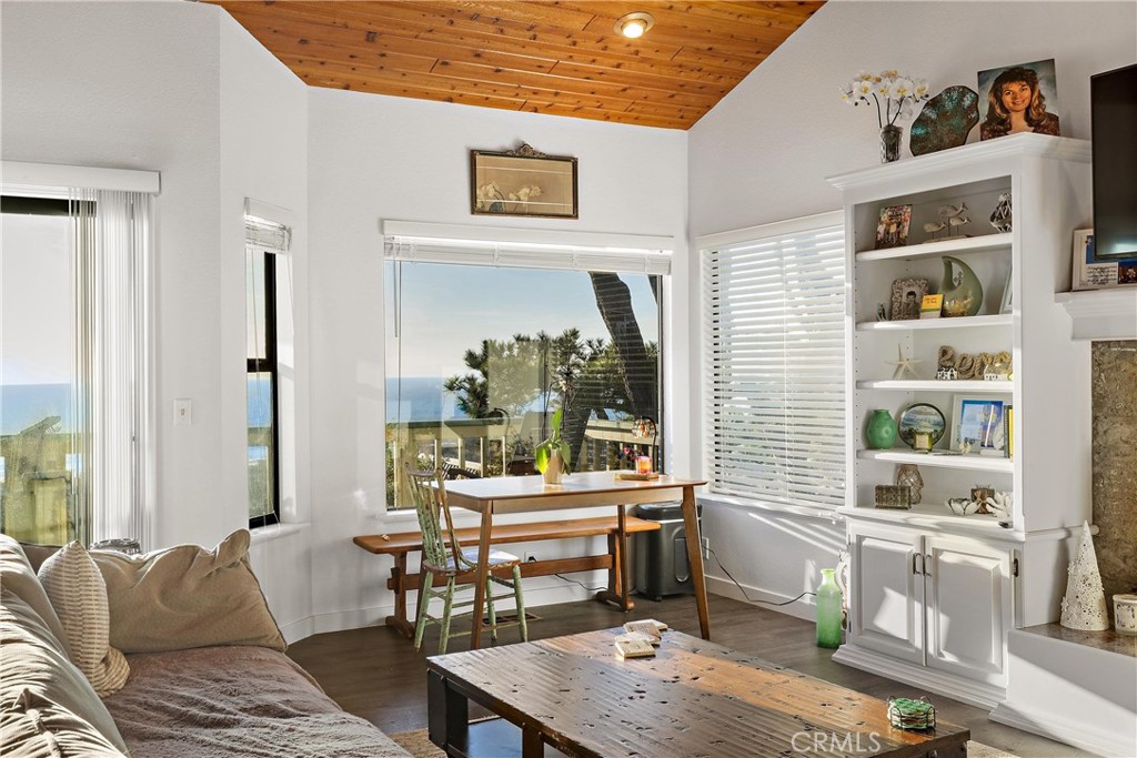 1833 Ogden Dr, Cambria, CA 93428