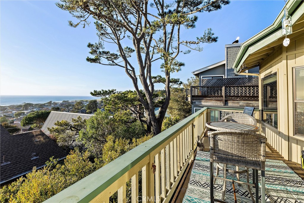 1833 Ogden Dr, Cambria, CA 93428