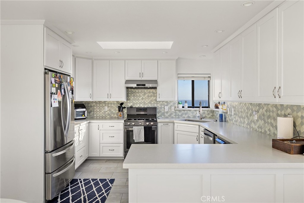 1833 Ogden Dr, Cambria, CA 93428