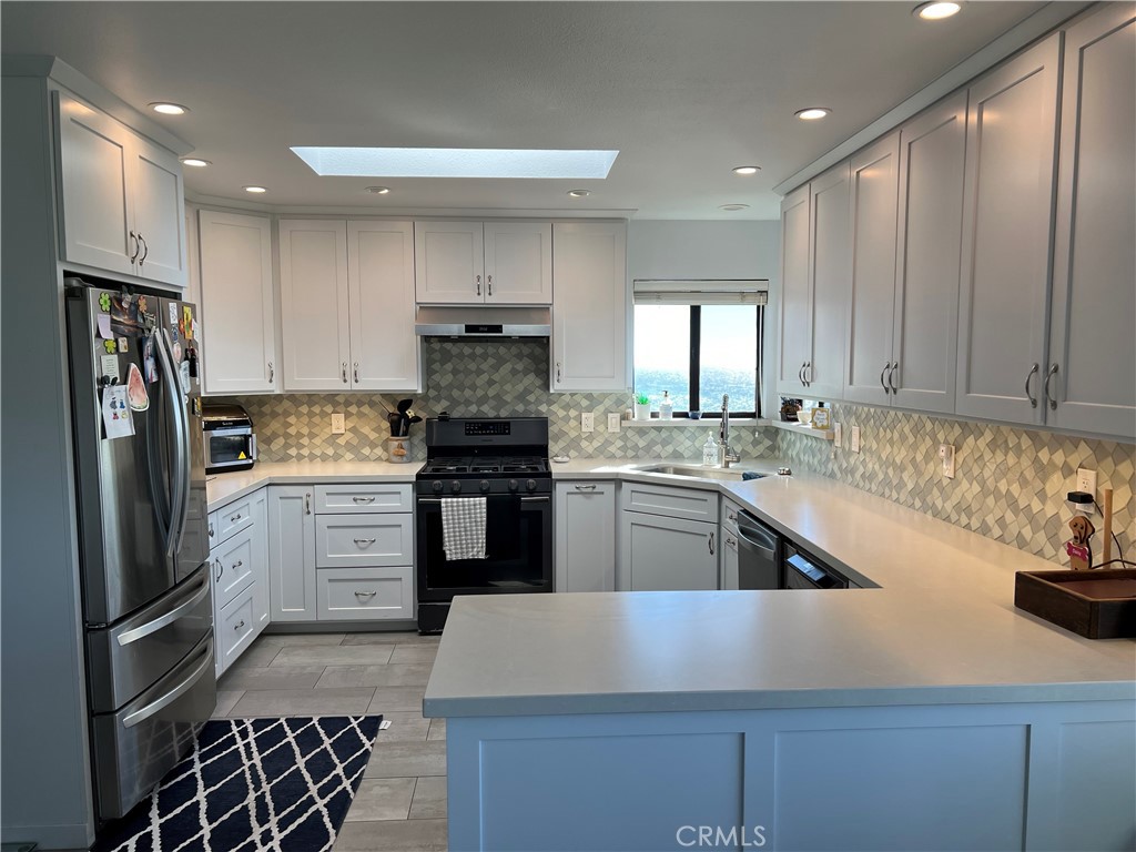 1833 Ogden Dr, Cambria, CA 93428