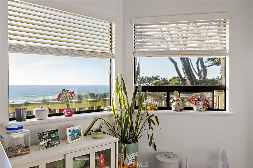 1833 Ogden Dr, Cambria, CA 93428