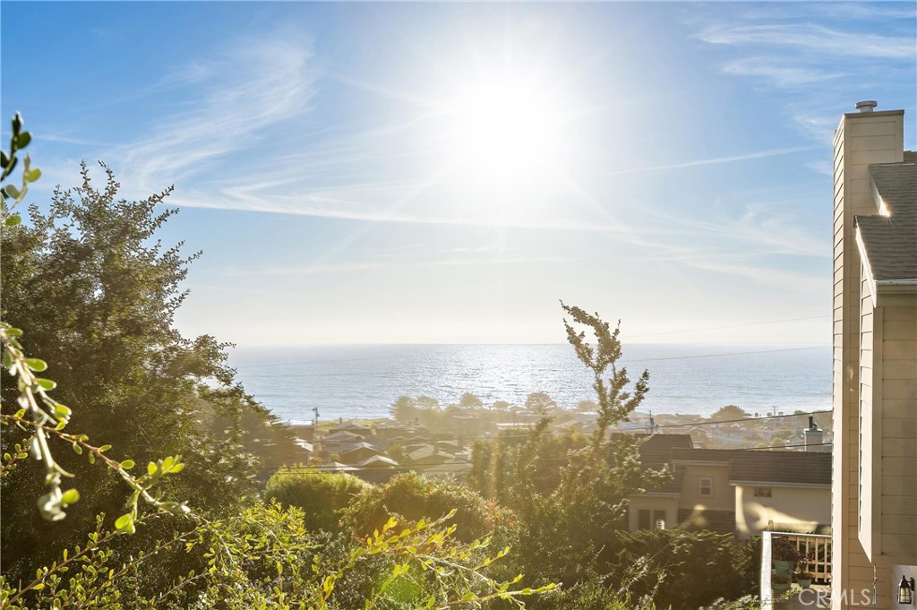 1833 Ogden Dr, Cambria, CA 93428