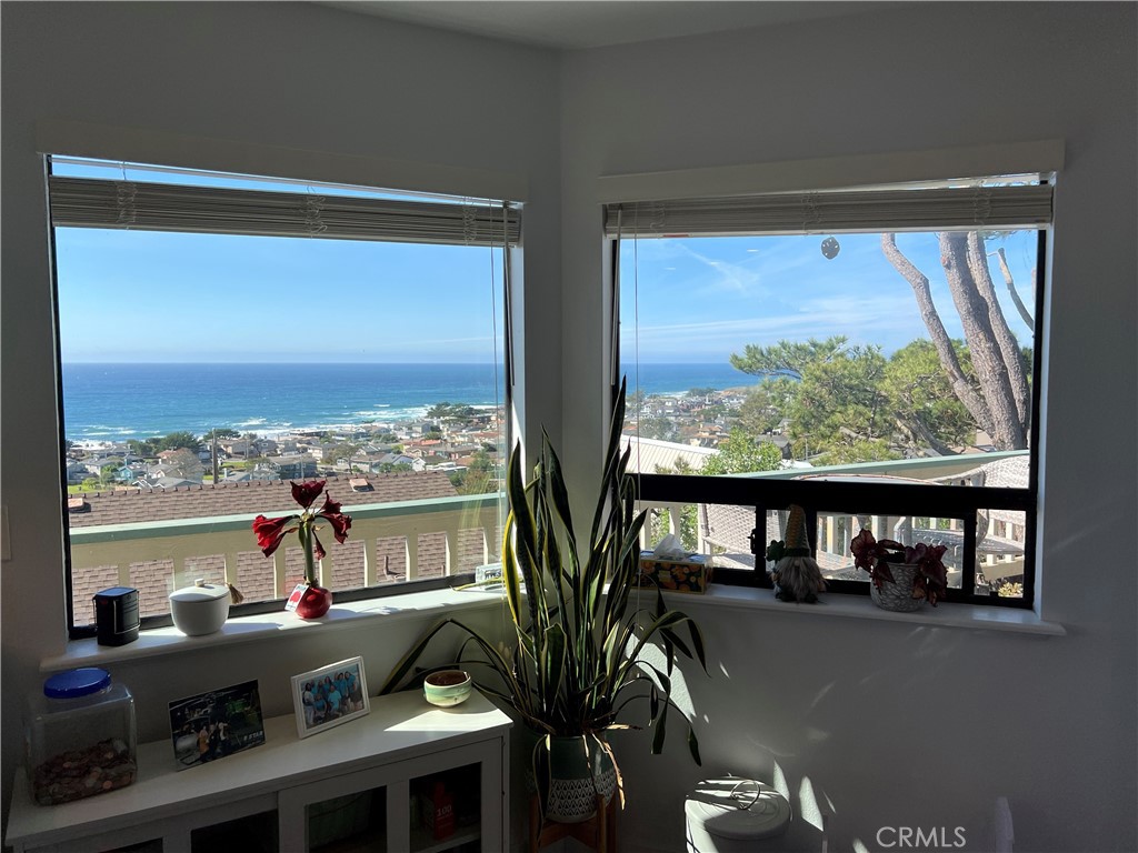 1833 Ogden Dr, Cambria, CA 93428