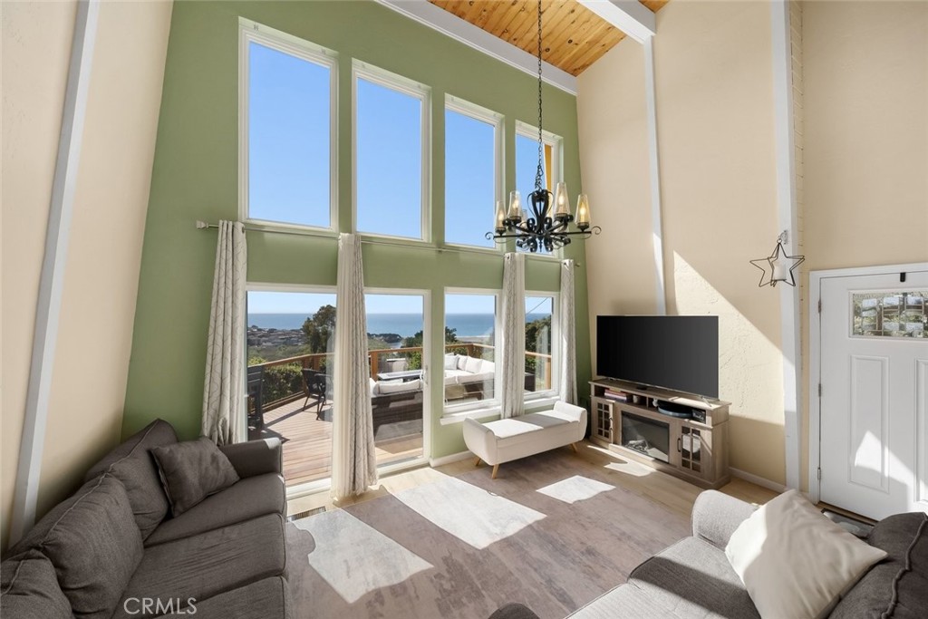 560 Canterbury, Cambria, CA 93428