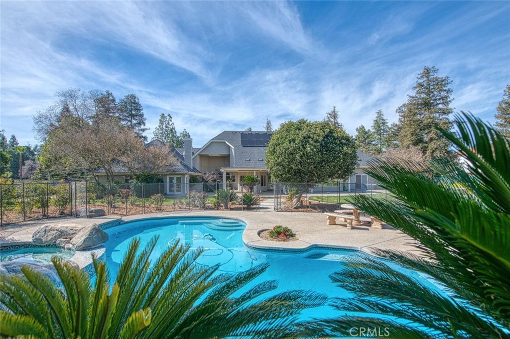 7272 N Traverse, Clovis, CA 93619