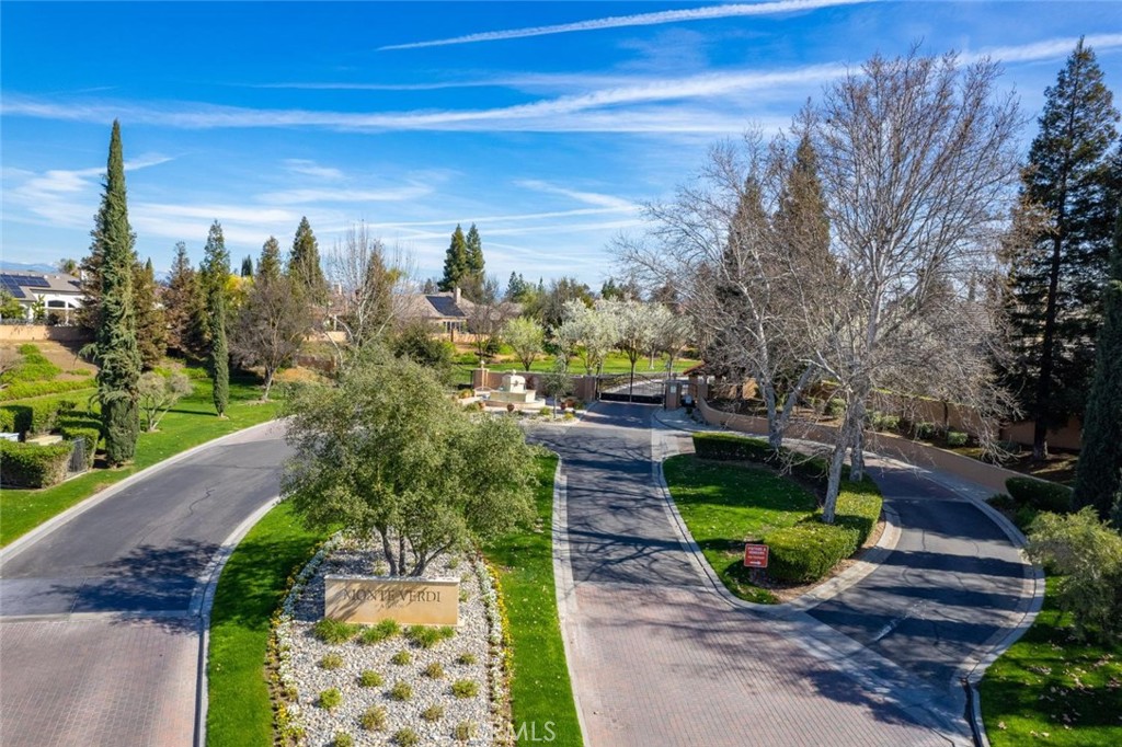 12437 N Via Tuscania, Clovis, CA 93619