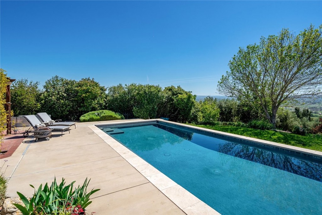 5650 El Pharo Drive, Paso Robles, CA 93446